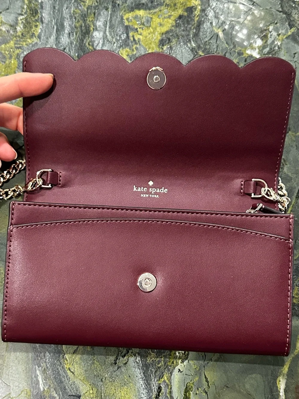 KATE SPADE Scalloped Flap Wallet Crossbody Bag Wine Color with Gold Chain NEW